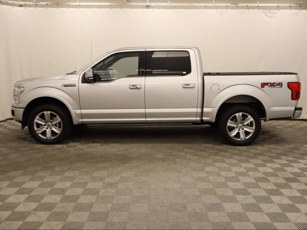 Certified 2018 Ford F150 Platinum w/ Equipment Group 701A Luxury image 2