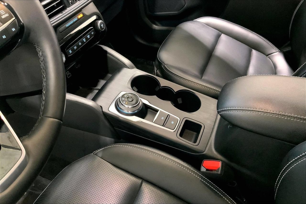 Certified 2024 Ford Escape Platinum AWD/4WD image 17
