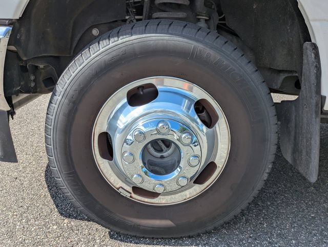 Certified 2022 Ford F350 Lariat AWD/4WD image 9