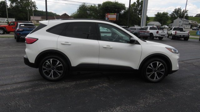 Certified 2022 Ford Escape SE w/ SE Sport Appearance Package image 6