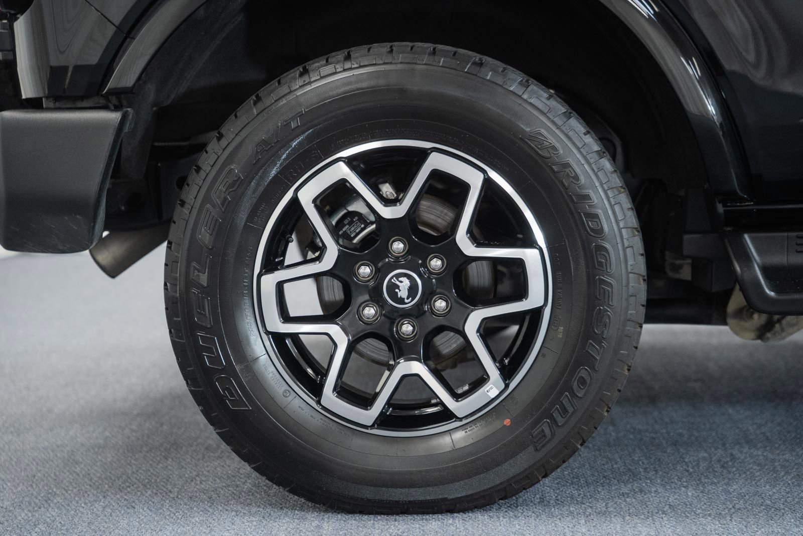 Certified 2025 Ford Bronco Outer Banks AWD/4WD image 18