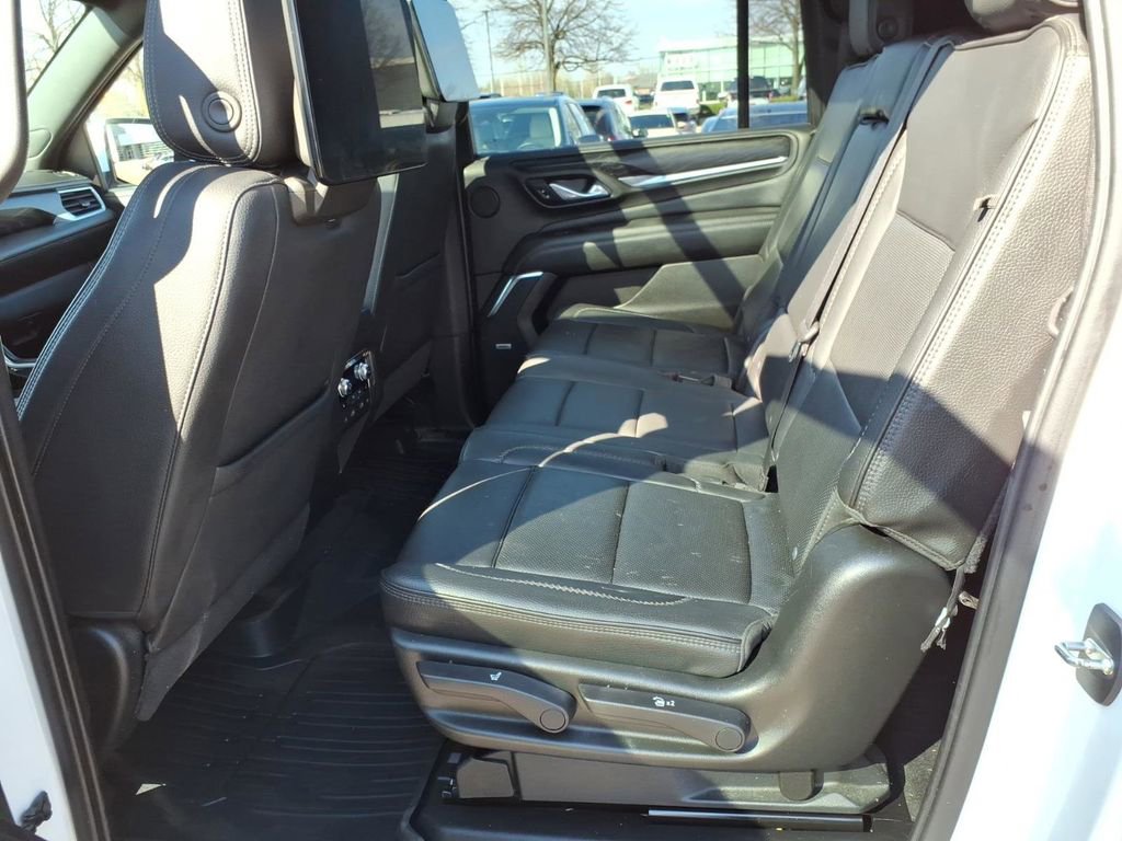 Used 2021 GMC Yukon XL Denali w/ Denali Ultimate Package AWD/4WD image 12