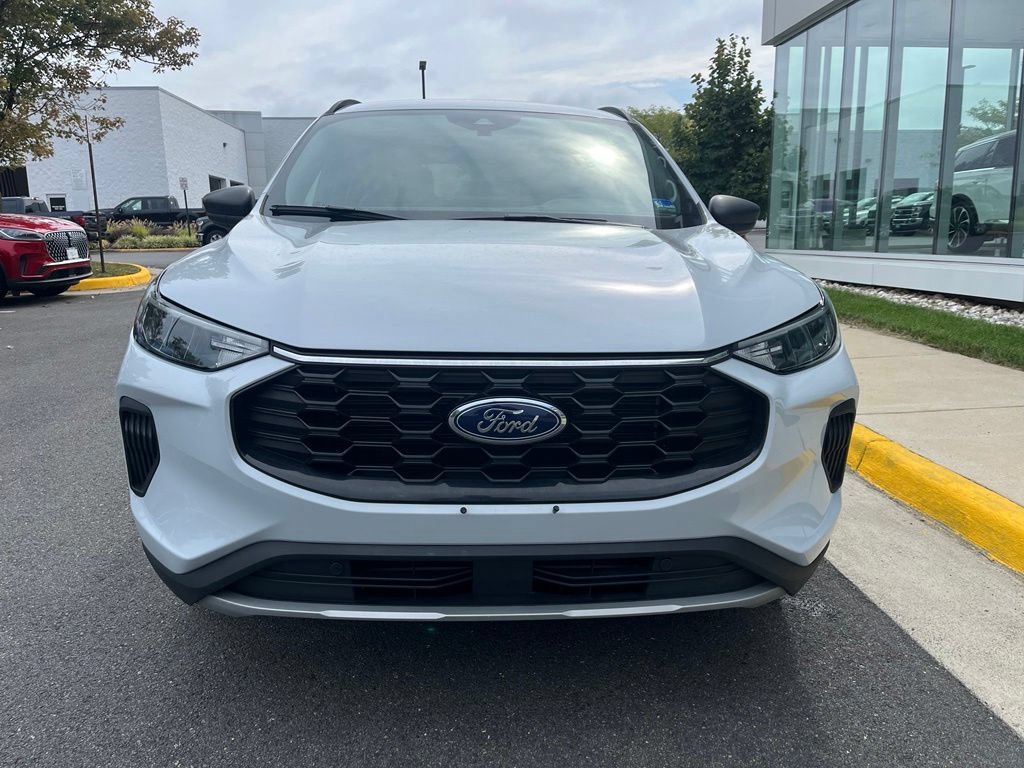 Certified 2026 Ford Escape ST-Line AWD/4WD image 2