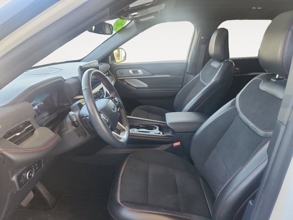 Certified 2025 Ford Explorer ST AWD/4WD image 11