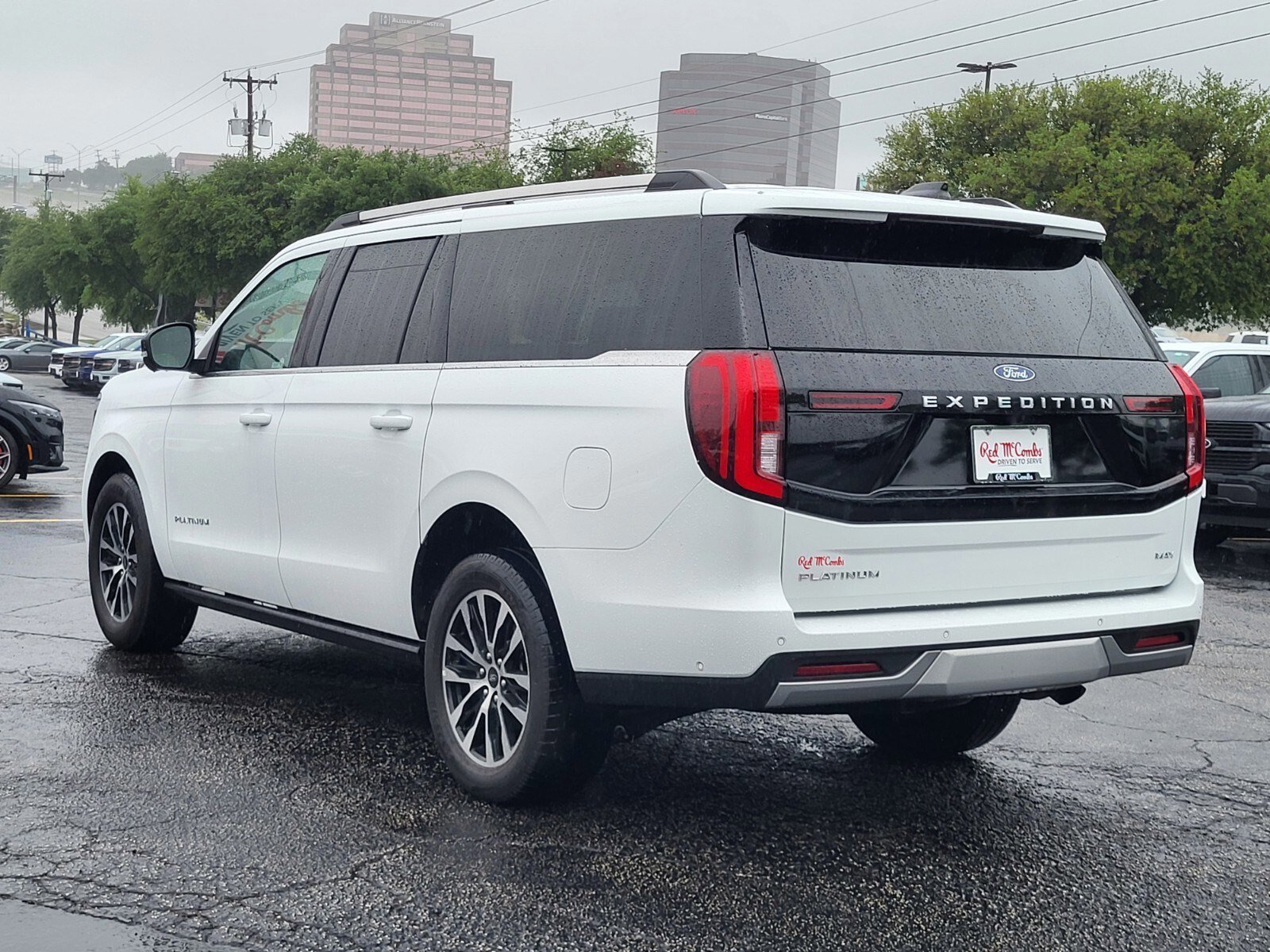 Certified 2025 Ford Expedition Max Platinum image 3