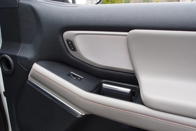 Certified 2025 Ford Expedition Active image 13