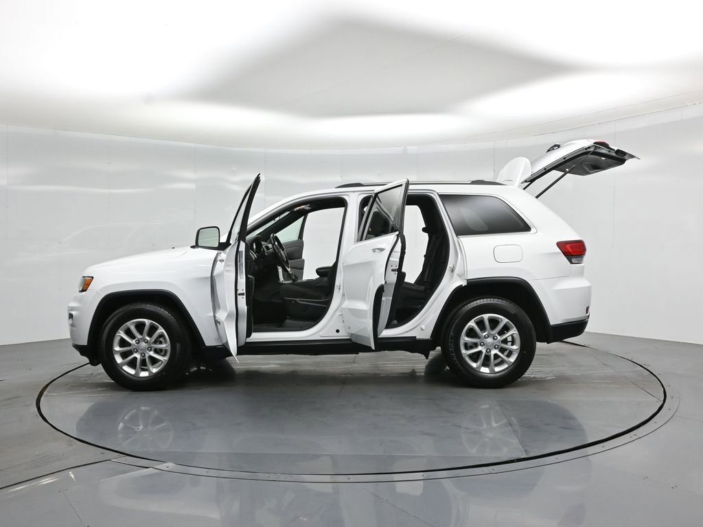 Used 2021 Jeep Grand Cherokee Laredo RWD image 34