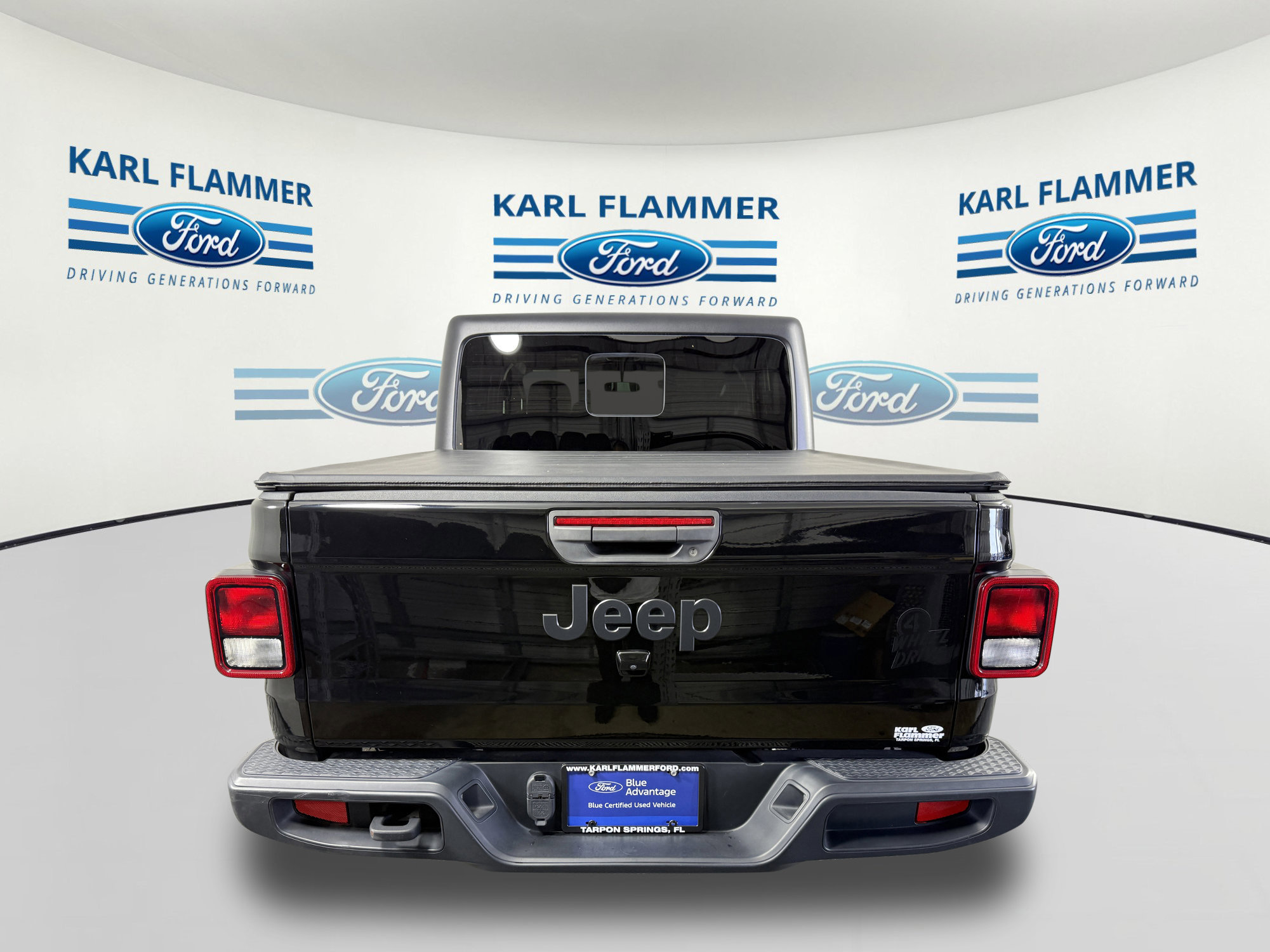 Used 2023 Jeep Gladiator Willys image 4