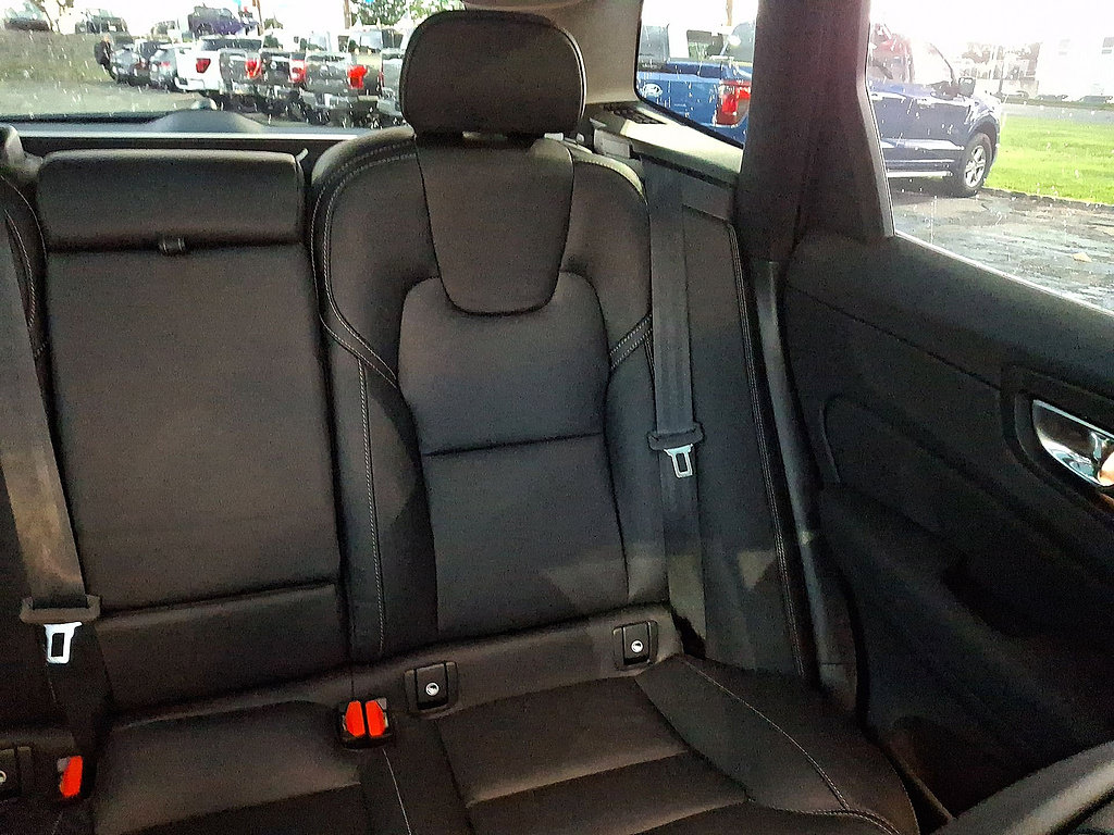 Used 2026 Volvo XC60 B5 Ultra w/ Climate Package AWD/4WD image 14
