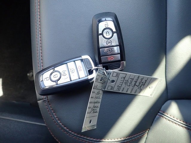 Certified 2025 Ford Expedition Active image 30