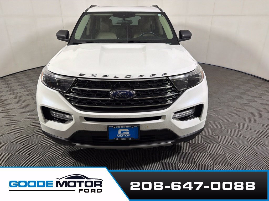 Certified 2020 Ford Explorer XLT w/ Equipment Group 202A AWD/4WD image 3