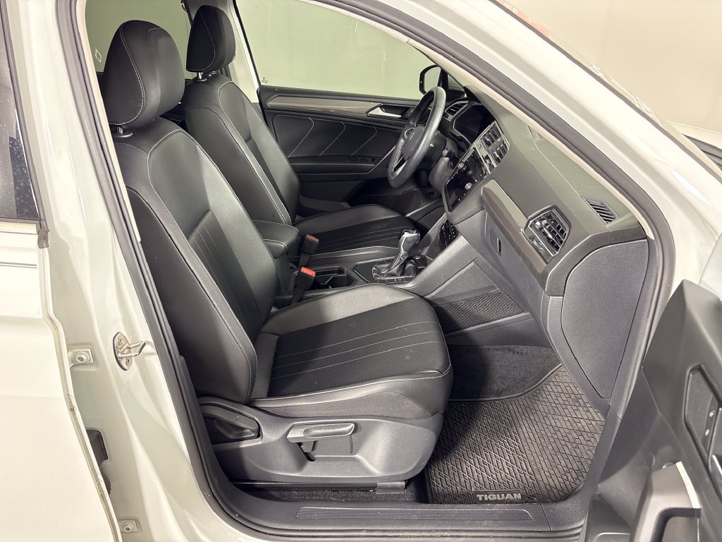 Used 2022 Volkswagen Tiguan SE FWD image 5