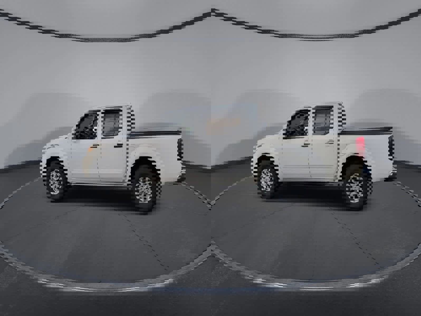 Used 2018 Nissan Frontier SV image 6