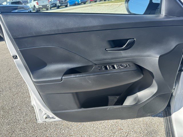 Used 2025 Hyundai Kona SEL image 10