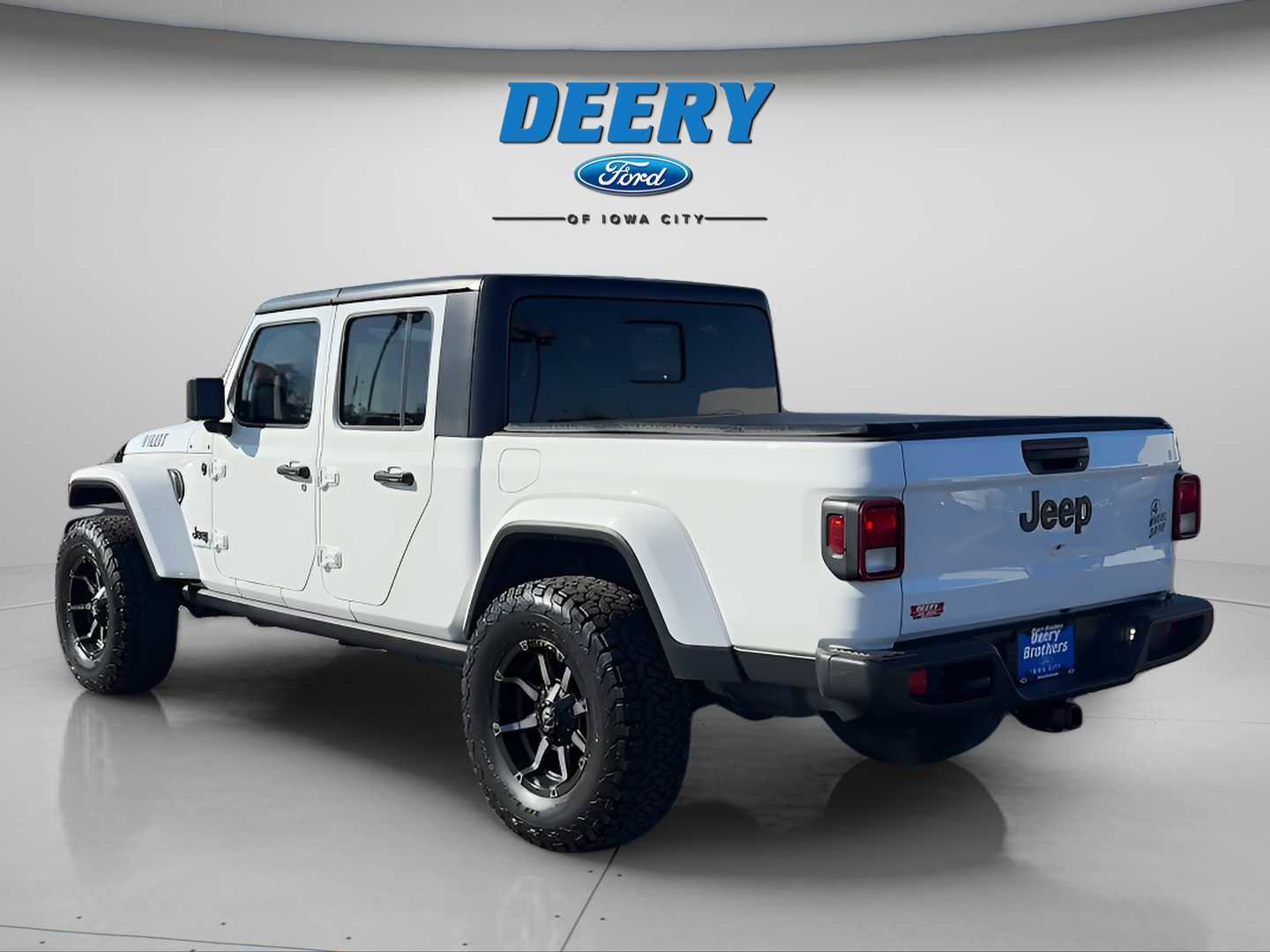Used 2021 Jeep Gladiator Sport image 3
