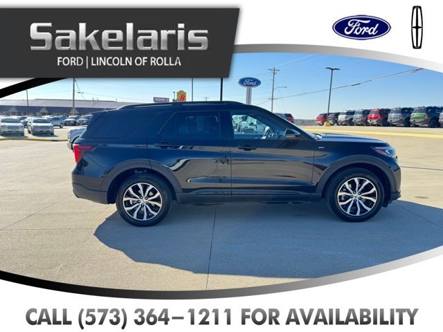 Certified 2025 Ford Explorer ST-Line AWD/4WD image 3