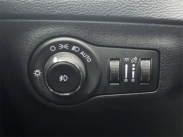 Used 2019 Jeep Compass Latitude w/ Cold Weather Group image 17