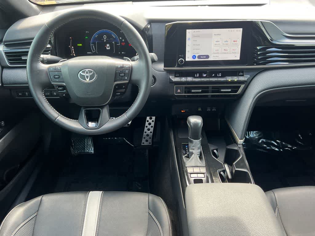 Used 2025 Toyota Camry SE w/ Convenience Package FWD image 21