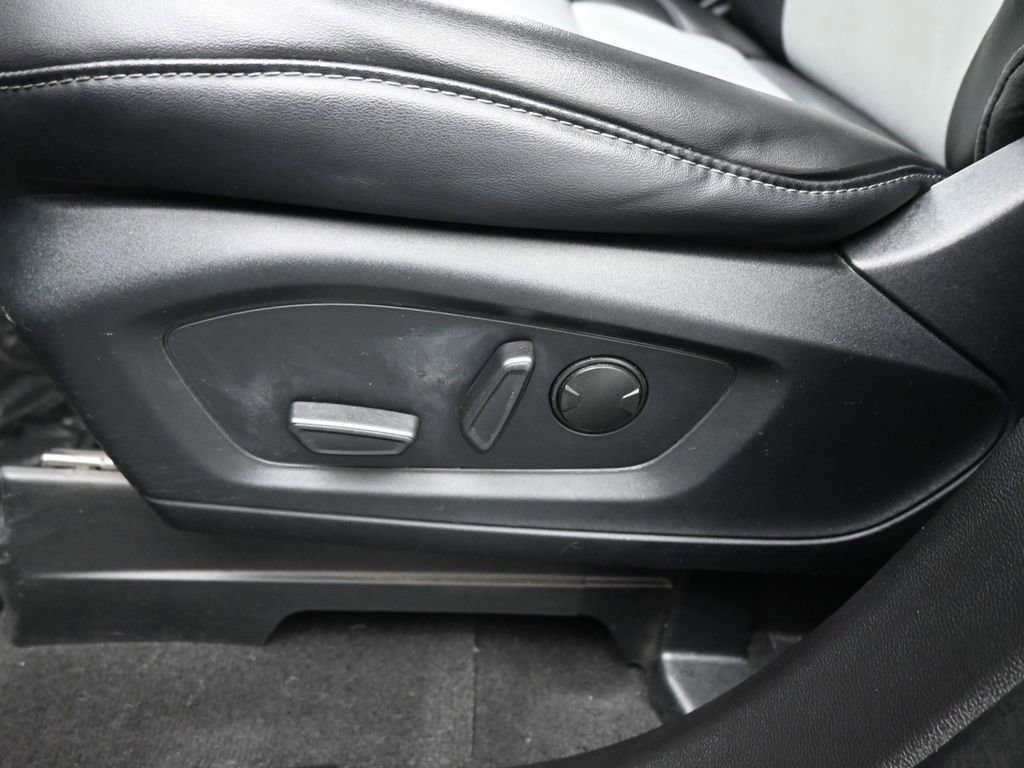 Certified 2023 Ford Explorer XLT w/ Equipment Group 202A image 11