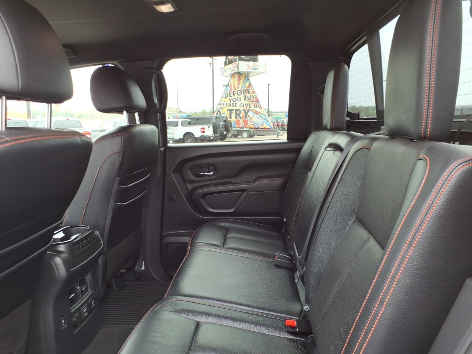Used 2021 Nissan Titan PRO-4X w/ Pro-4x Convenience Package image 14