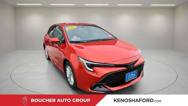 Used 2025 Toyota Corolla SE w/ SE Package FWD image 3