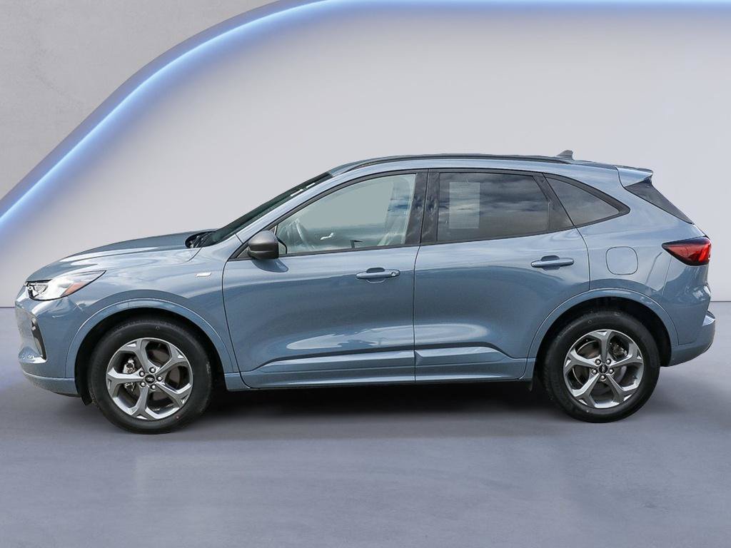 Certified 2023 Ford Escape ST-Line w/ Tech Pack #1 AWD/4WD image 3
