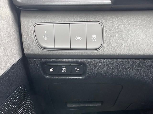 Used 2018 Kia Niro LX image 21