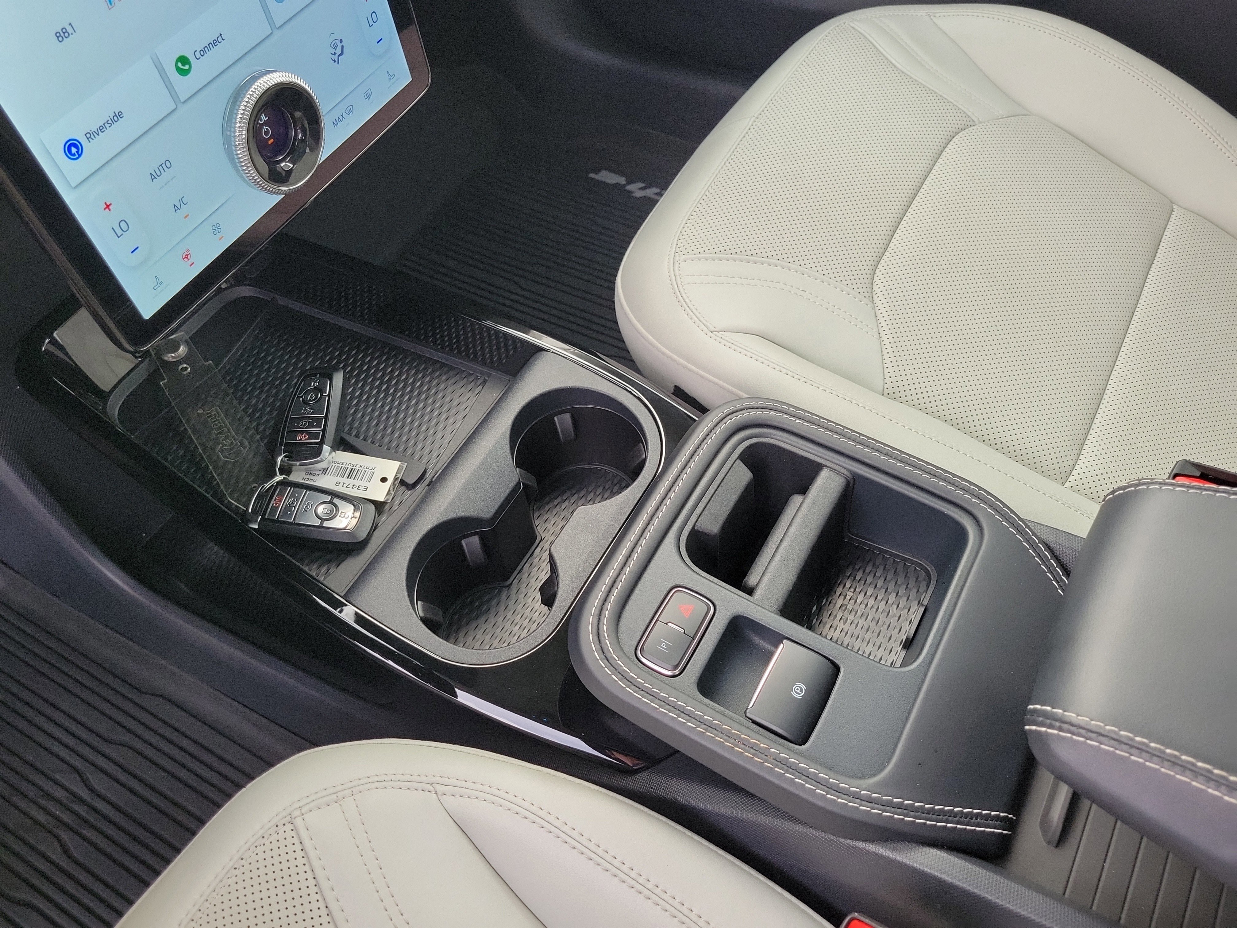 Certified 2025 Ford Mustang Mach-E Premium AWD/4WD image 9