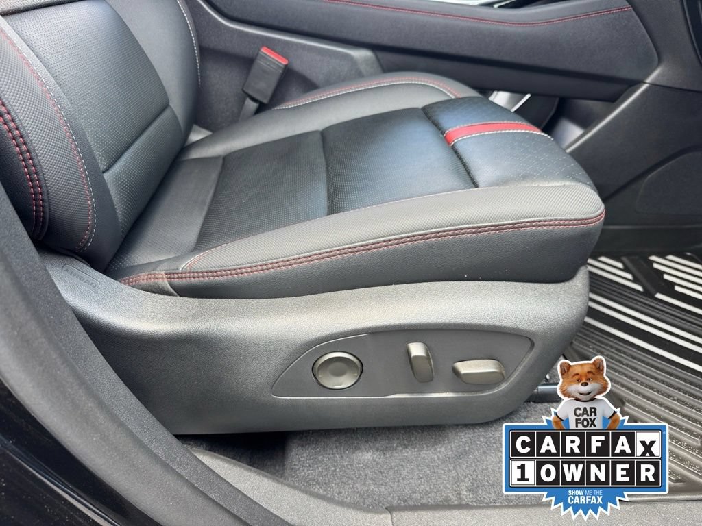 Used 2026 Chevrolet Traverse RS FWD image 17
