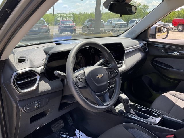 Used 2025 Chevrolet TrailBlazer LT AWD/4WD image 6