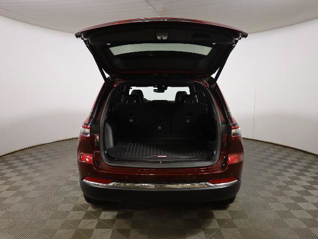 Used 2024 Jeep Grand Cherokee Limited AWD/4WD image 36