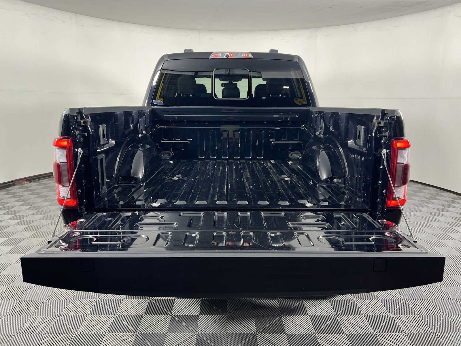 Certified 2022 Ford F150 Raptor w/ Raptor 37 Performance Package AWD/4WD image 17