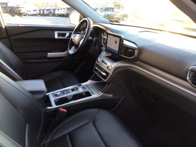 Certified 2023 Ford Explorer XLT w/ Equipment Group 202A image 11