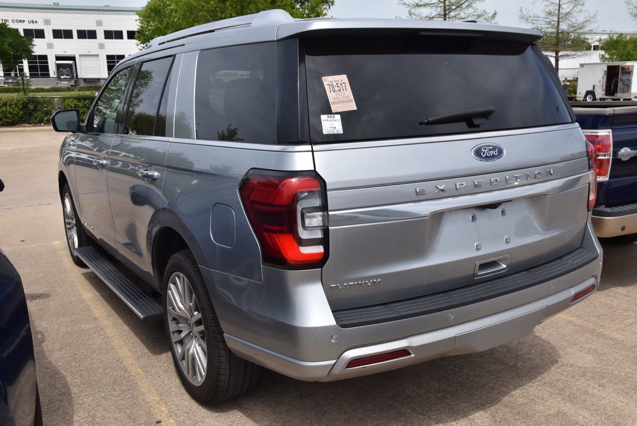 Certified 2023 Ford Expedition Platinum image 3