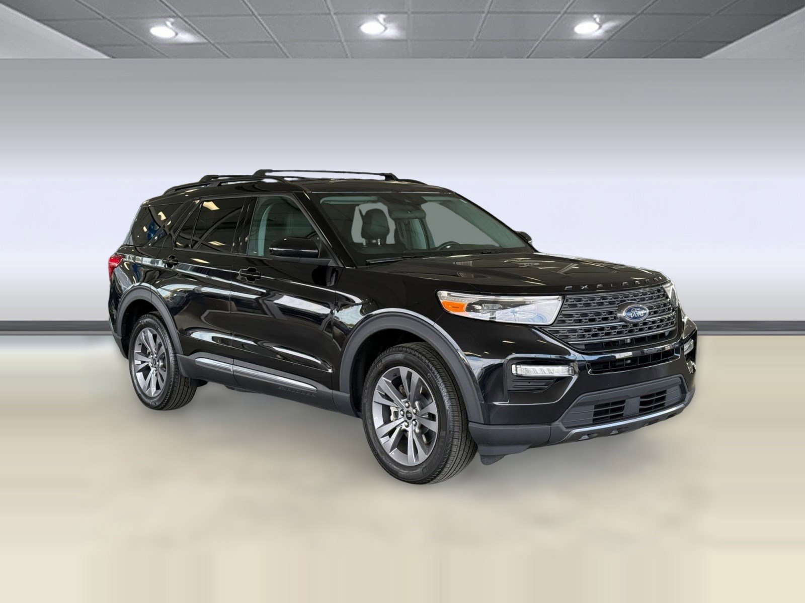 Certified 2022 Ford Explorer XLT w/ Equipment Group 202A image 7