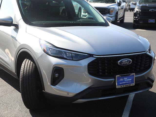 Certified 2024 Ford Escape Platinum AWD/4WD image 10