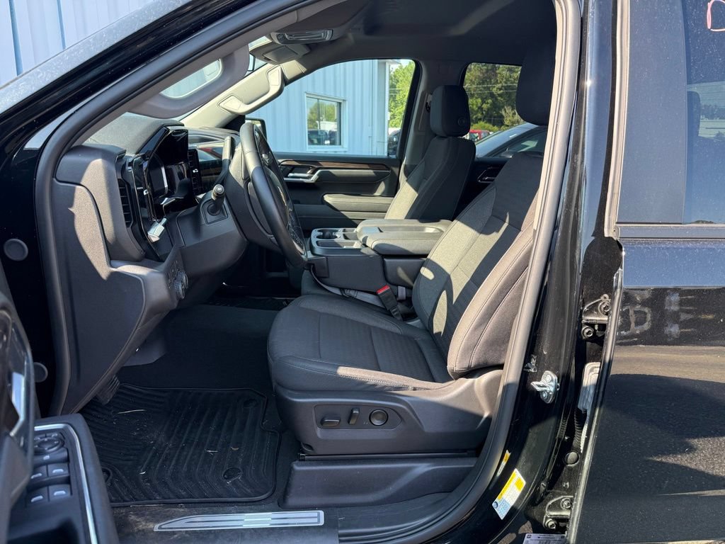 Used 2026 Chevrolet Silverado 1500 LT AWD/4WD image 8