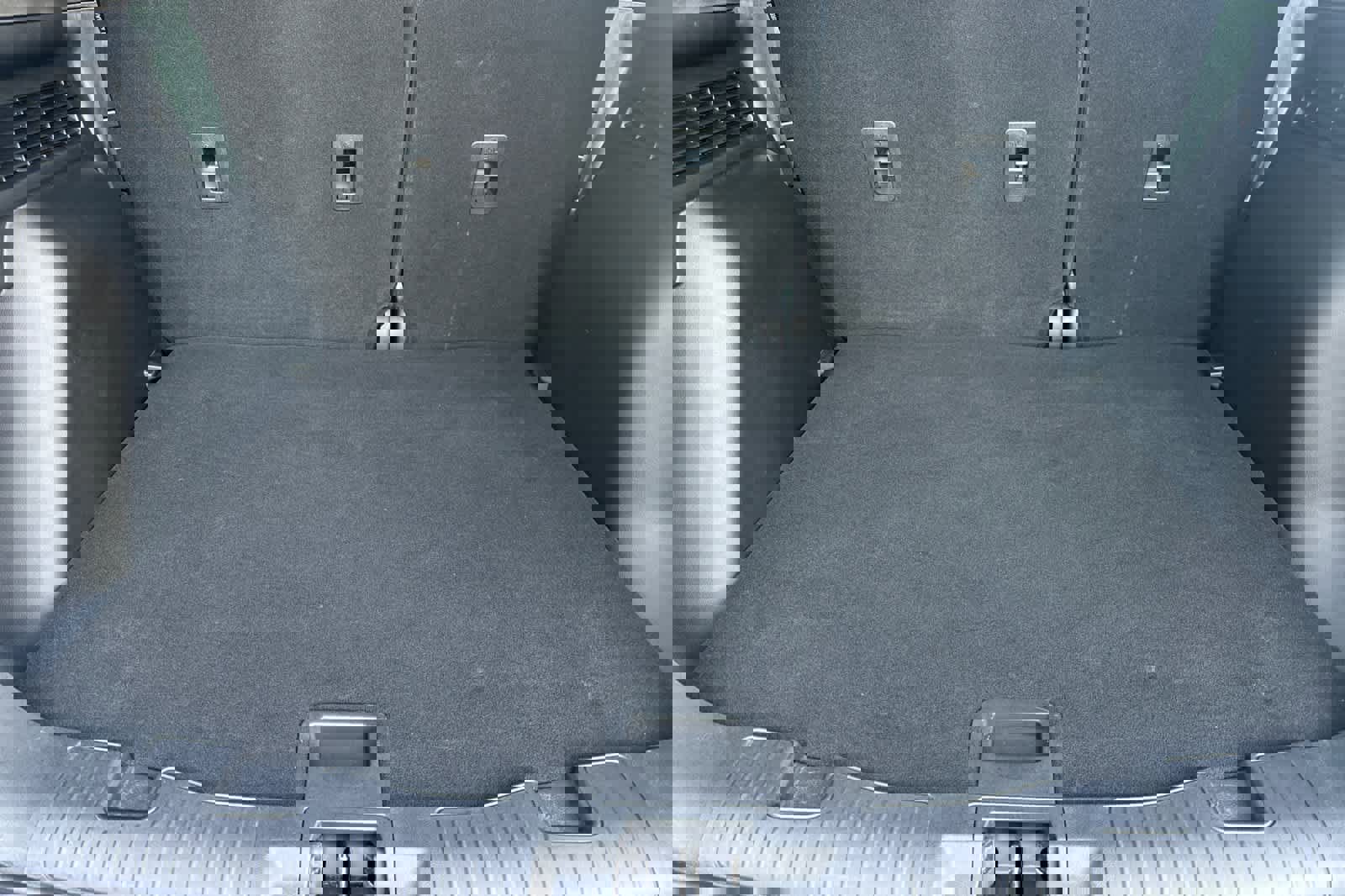 Certified 2025 Ford Escape SE w/ PHEV Premium Package image 15