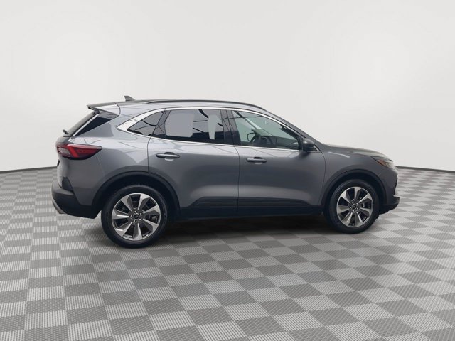 Certified 2024 Ford Escape Platinum AWD/4WD image 39