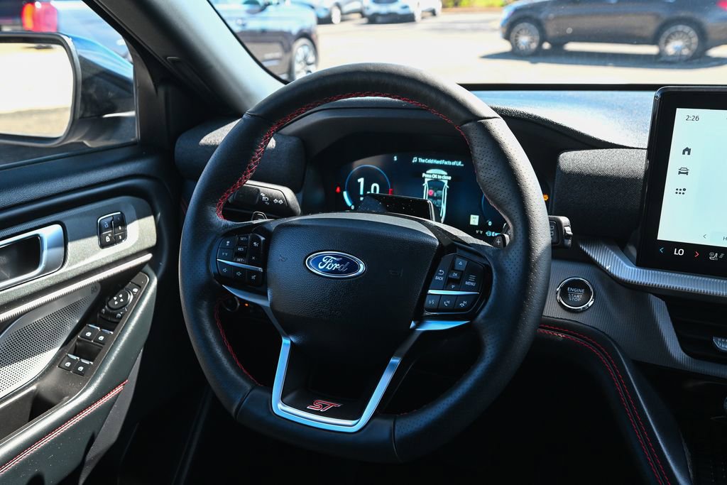 Certified 2025 Ford Explorer ST AWD/4WD image 33