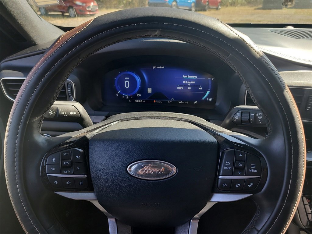 Certified 2022 Ford Explorer Platinum w/ Equipment Group 601A image 31