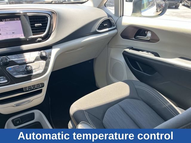 Used 2023 Chrysler Voyager LX FWD image 17