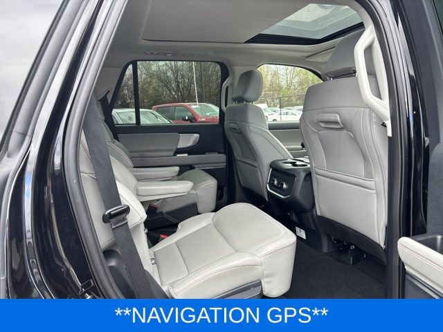 Certified 2025 Ford Expedition Active AWD/4WD image 12