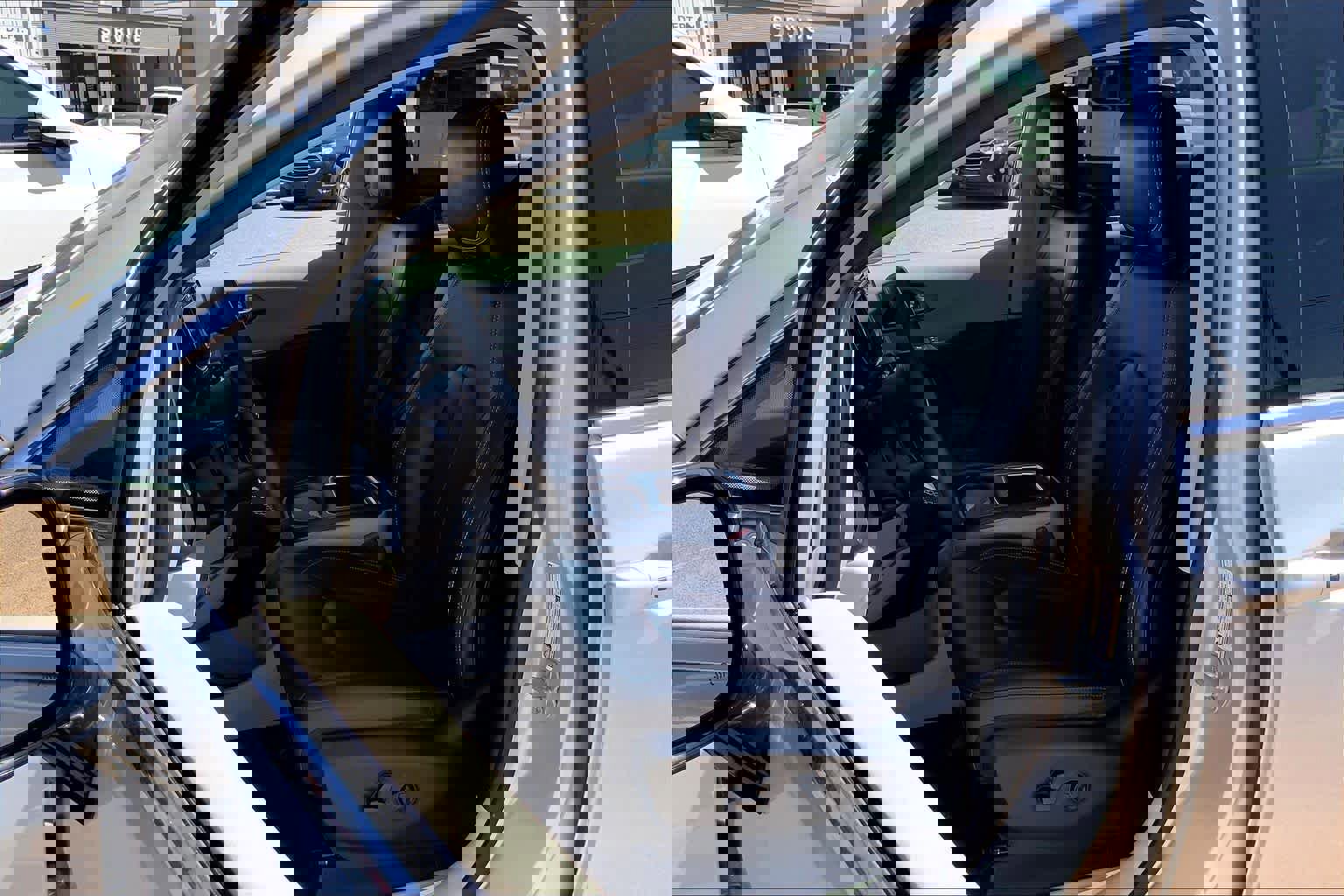 Used 2024 Chrysler Pacifica Touring-L image 10