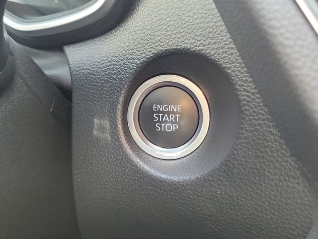 Used 2023 Toyota Corolla Cross XLE AWD/4WD image 31