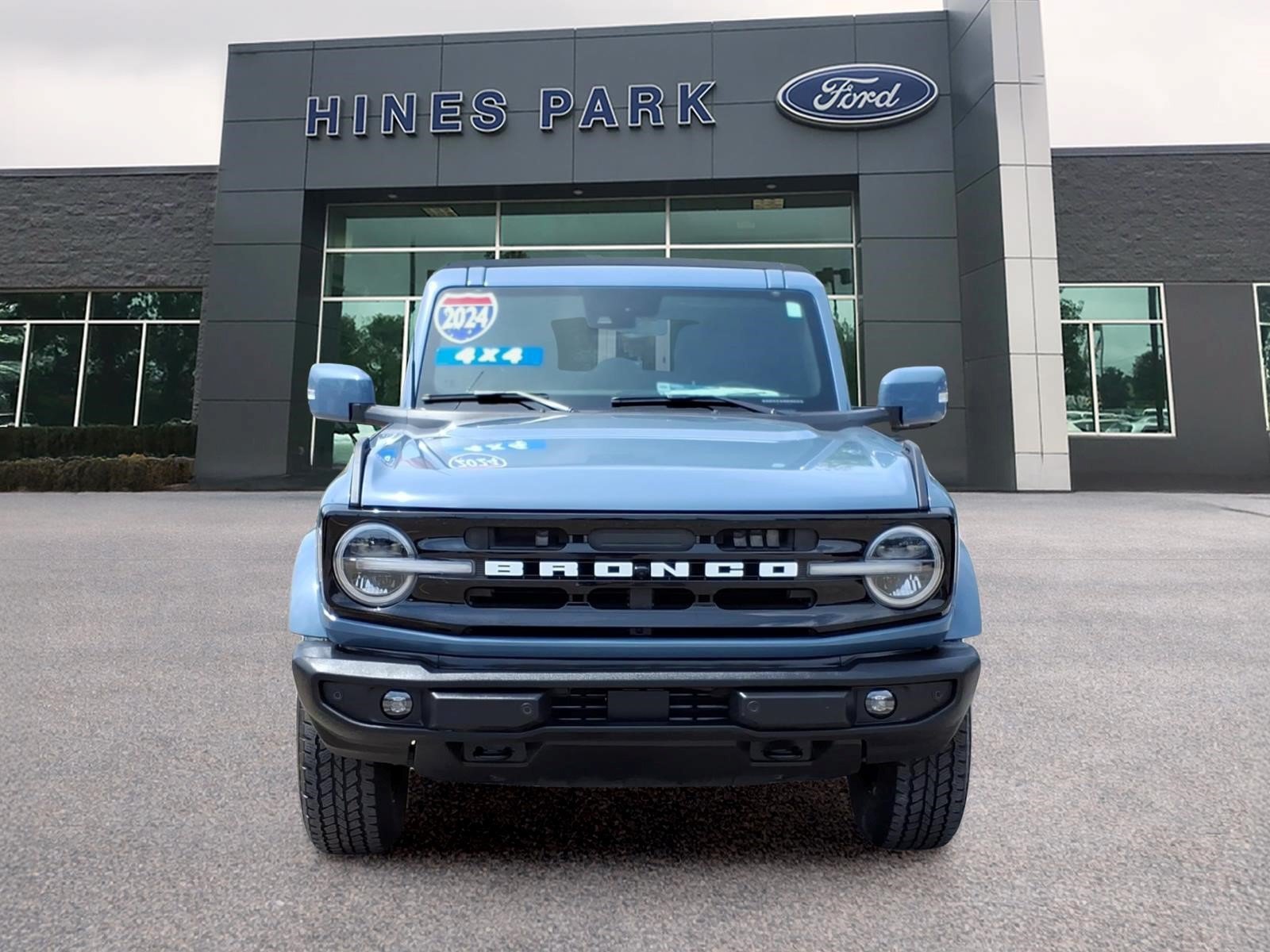 Certified 2024 Ford Bronco Outer Banks AWD/4WD image 2