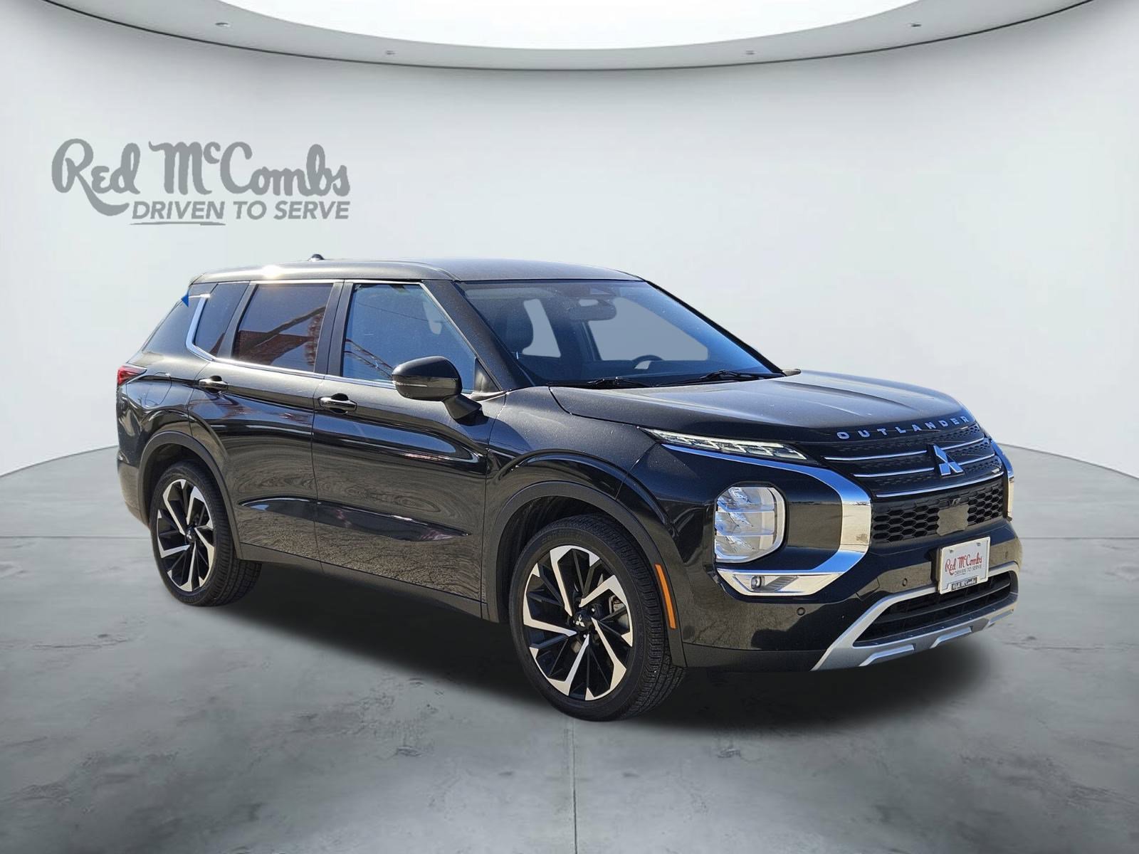 Used 2024 Mitsubishi Outlander SE image 1