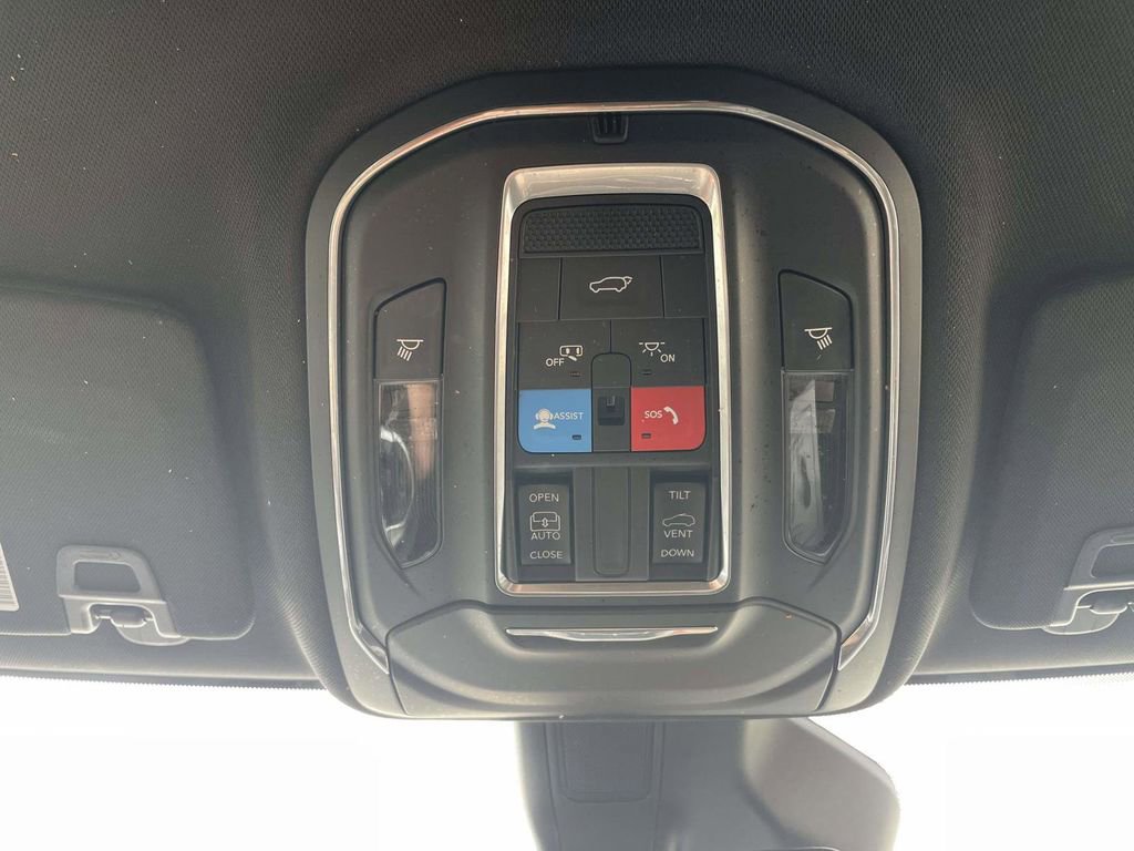 Used 2025 Jeep Grand Cherokee L Altitude image 28