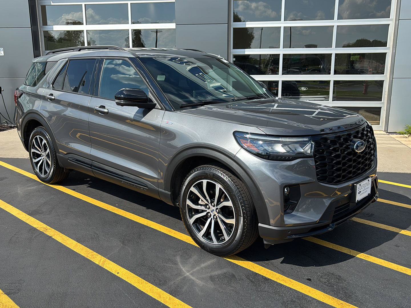 Certified 2026 Ford Explorer ST-Line AWD/4WD image 2