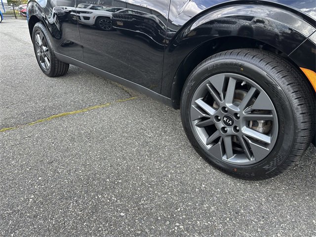 Used 2020 Kia Soul EX image 12